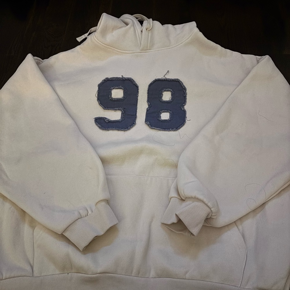 Edikted White and Blue Crew Neck Sweatshirt